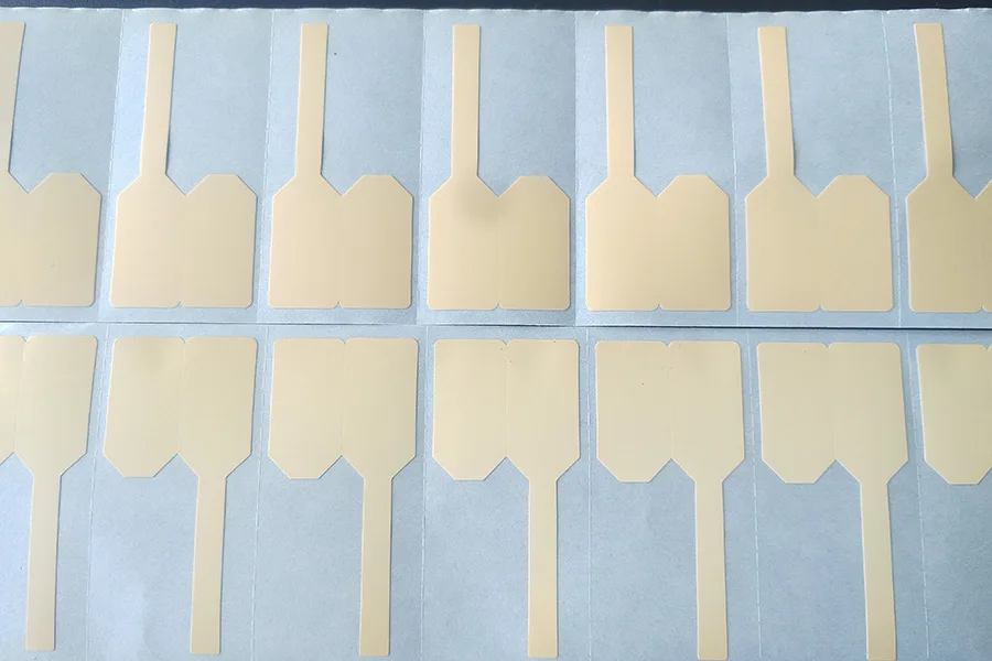 RFID jewelry tags shown by Idenvero